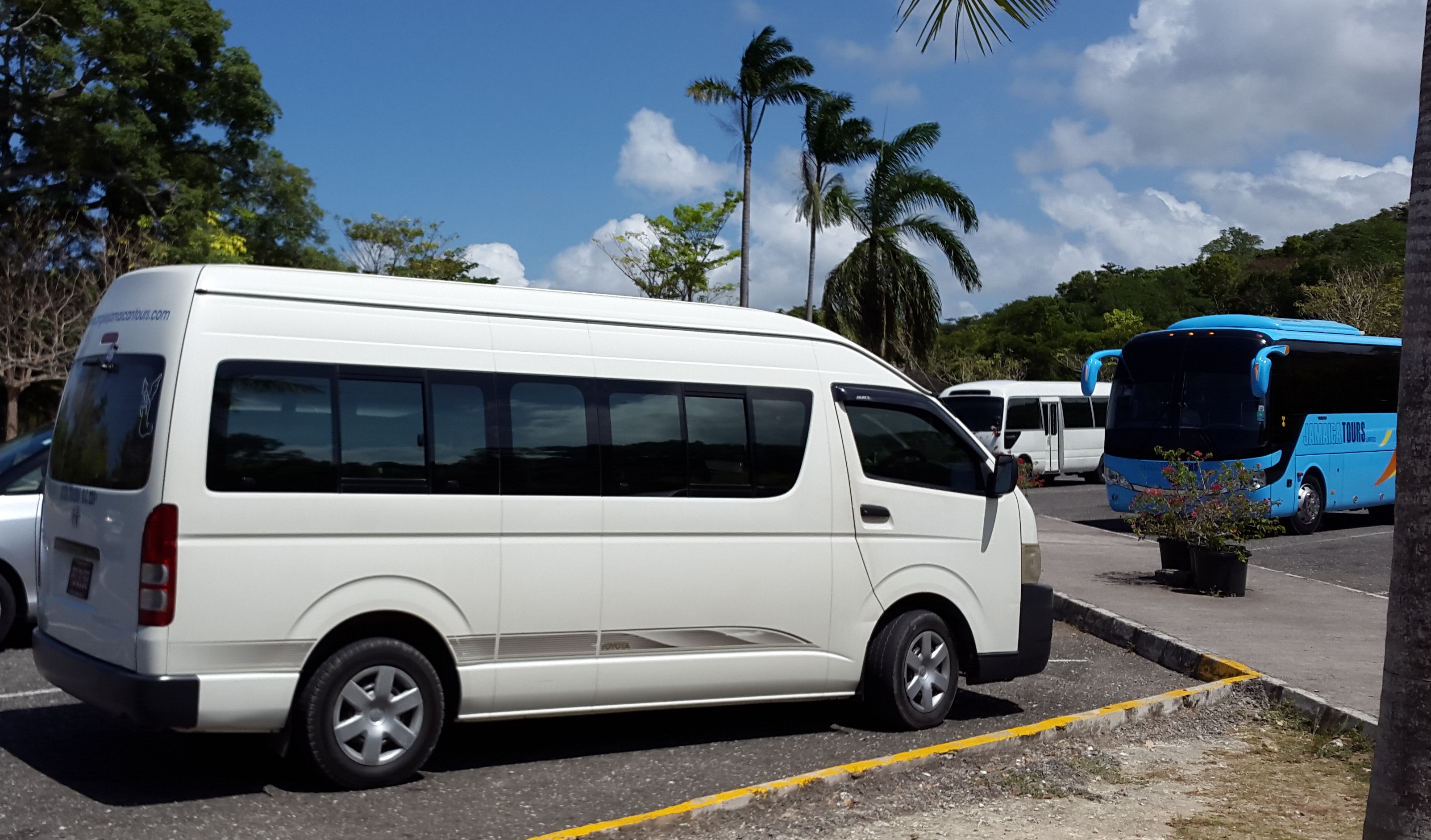 Ocho Rios airport transfer bus